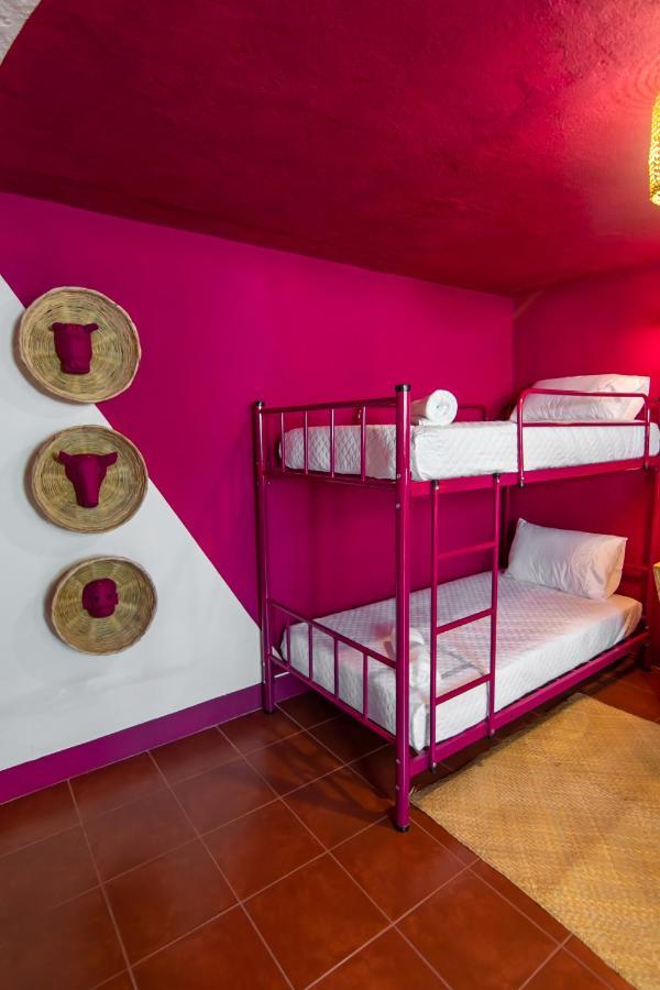 Why Not Hotel Antigua Екстериор снимка