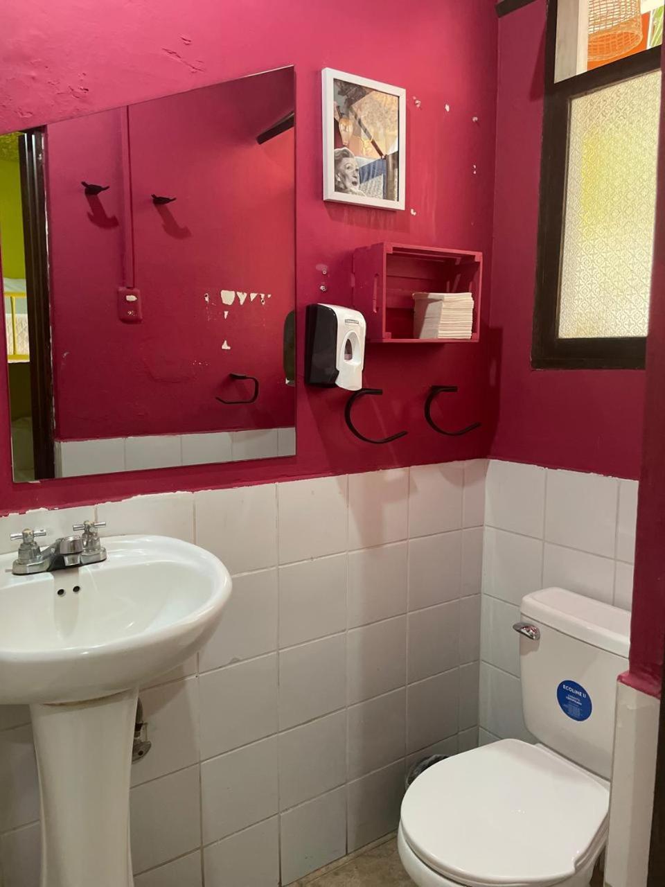 Why Not Hotel Antigua Екстериор снимка